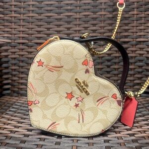 Heart Crossbody In Signature Canvas With Heart And Star Print ck523